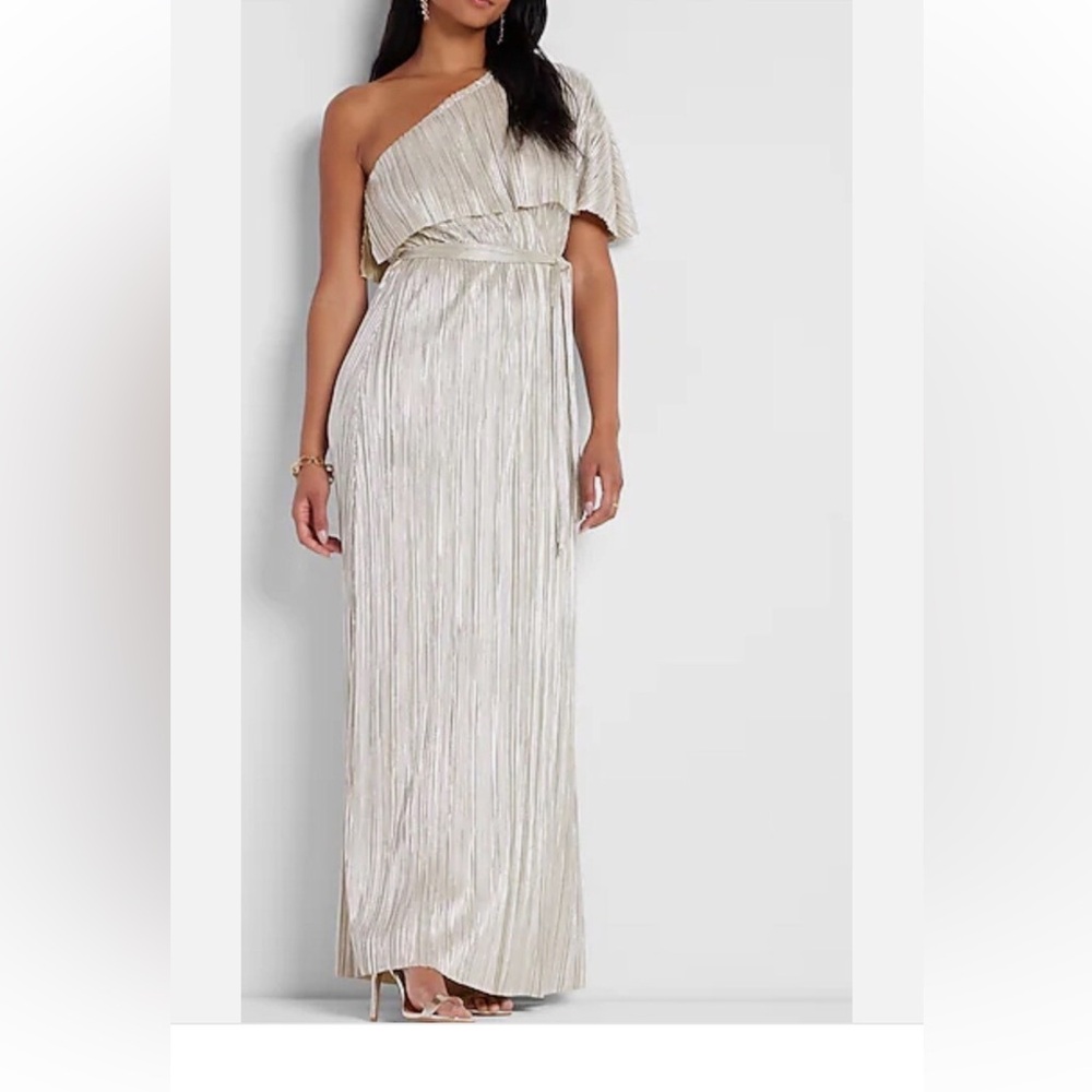 Elegant One-Shoulder Cream Dress